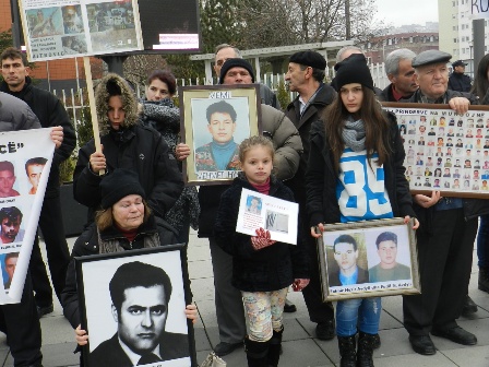 KOSOVALI KAYIP YAKINLARI YILIN SON GÜNÜNÜ  PROTESTO İLE UĞURLADI