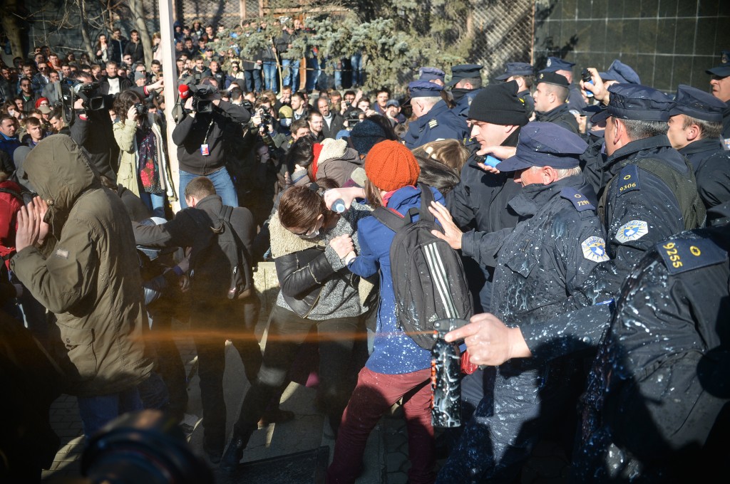 ÖĞRENCİ PROTESTOLARINDA AĞIR BİLANÇO (VİDEOLU)