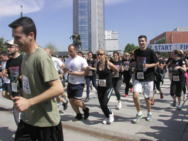 ULUSLARARASI 14. YARI MARATONDA KENYALILARIN ÜSTÜNLÜĞÜ (VİDEO)