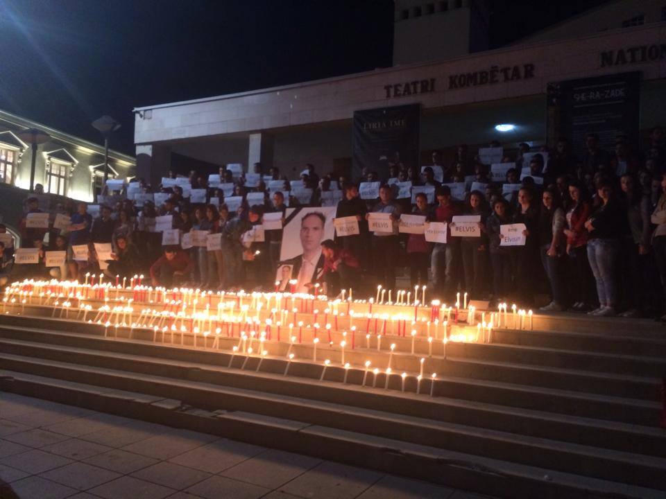 ÖLDÜRÜLEN MİLLETVEKİLİ ADAYI ANISINA MUMLAR YAKILDI