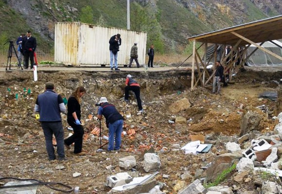 RAŞKA’DA YAPILAN KAZI ÇALIŞMALARINDA YENİ CESETLERE ULAŞILDI