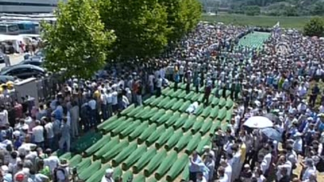 SREBRENİTSA’DA 19 YILDAN SONRA BUGÜN DE GÖZYAŞI VARDI (VİDEO)