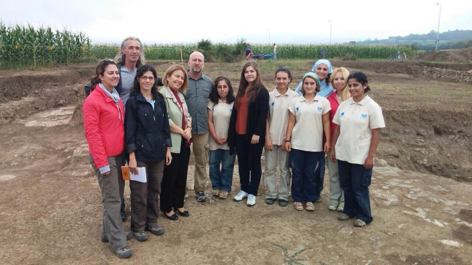 BÜYÜKELÇİ OZAN TÜRK ARKEOLOGLARIN ÇALIŞMALARINI YERİNDE İZLEDİ