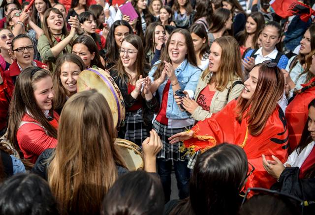 ÖĞRENCİLER DE KUTLAMALARA KATILDI