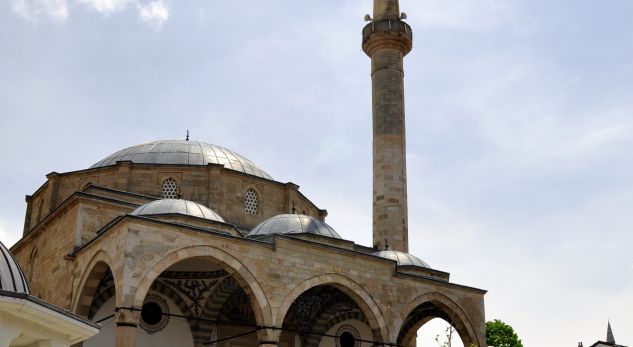 PRİŞTİNE FATİH CAMİSİ MERKEZİ BAYRAM KUTLAMALARININ ADRESİ