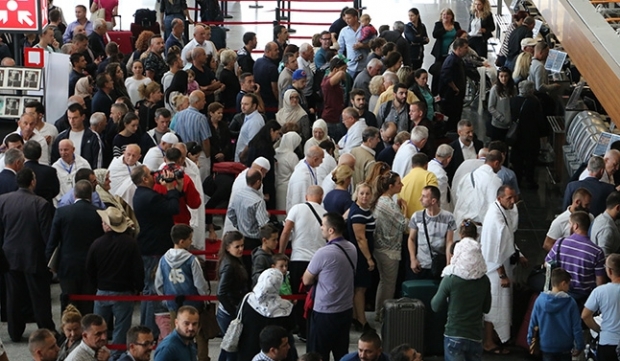 HACI ADAYLARI KUTSAL TOPRAKLARA UĞURLANDI