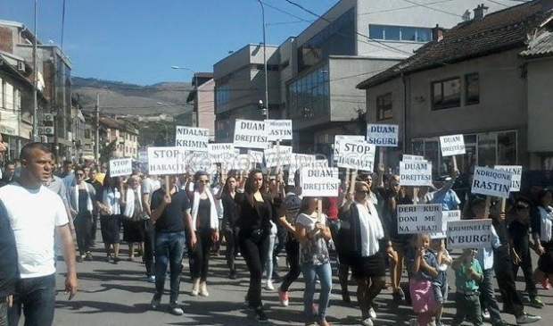 CİNAYETLERİ PROTESTO ETTİLER