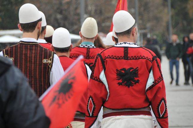 KOSOVA’DA COŞKULU BAYRAK GÜNÜ KUTLAMASI