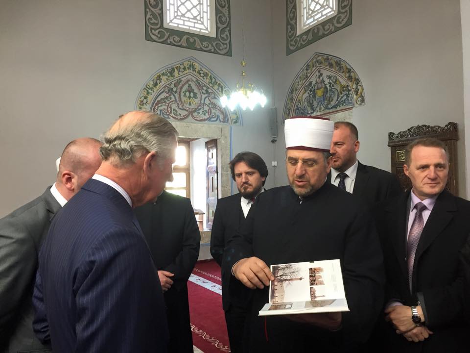 PRENS CHARLES’IN  PRİZREN’DE İLK DURAĞI  SİNAN PAŞA  CAMİİ OLDU (VİDEO)