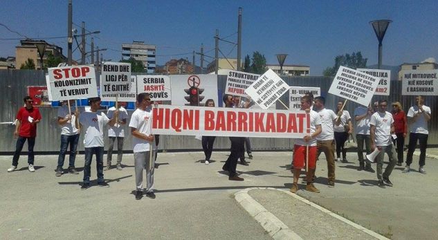 BARİKATLARIN KALDIRILMASINI TALEP ETTİLER