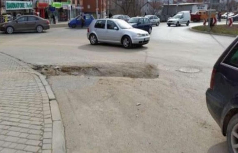 PRİŞTİNE’DEKİ LUAN HARADİNAJ YOLU 27 TEMMUZ’A KADAR TRAFİĞE KAPALI OLACAK