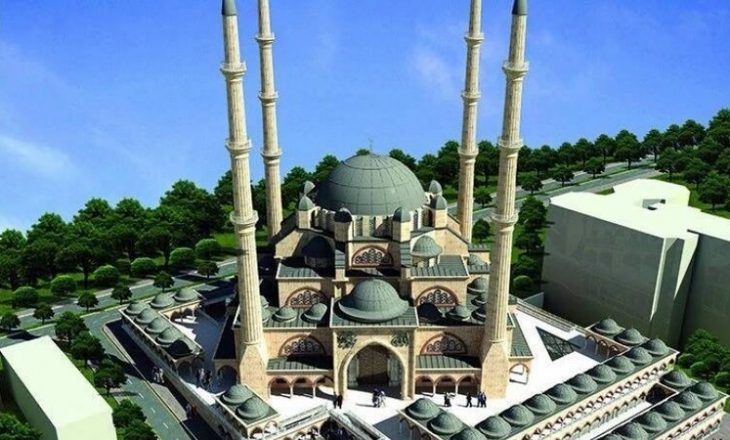 PRİŞTİNE’DE CAMİ YAPIMINA KARŞI İMZA KAMPANYASI DEVAM EDİYOR