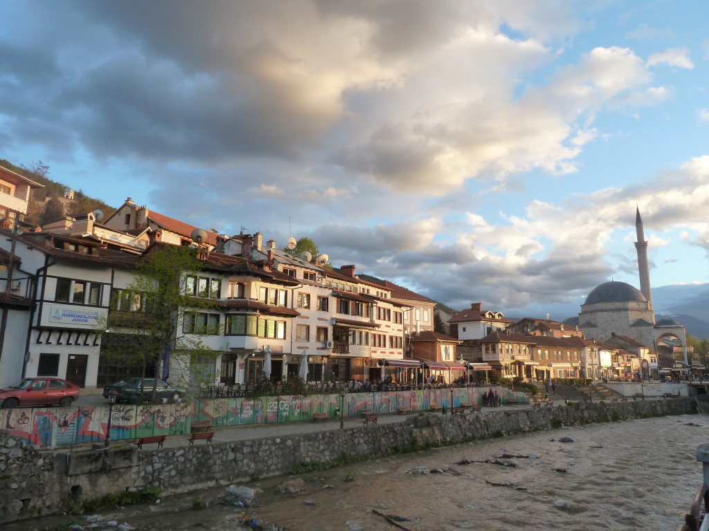 SAVAŞI YAŞAYAN KOSOVALILAR, ARTIK ÇATIŞMA İSTEMİYOR