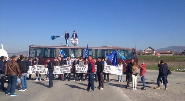 KOSOVA’DA YOLLAR  KAPANDI