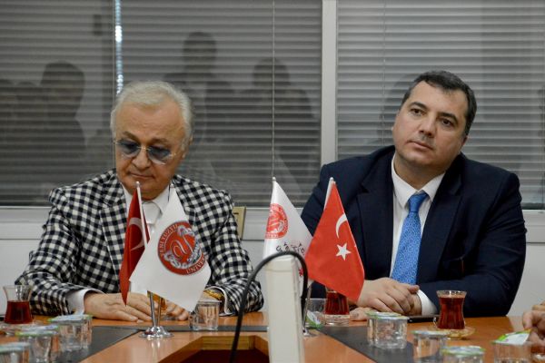 KOSOVA SAĞLIK KOMİSYONU İLE TÜRK YATIRIMCILAR BİR ARAYA GELDİ