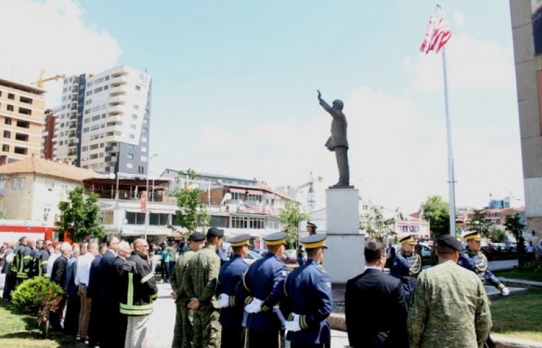 KOSOVA’DA ABD’NİN BAĞIMSIZLIK GÜNÜ KUTLANDI