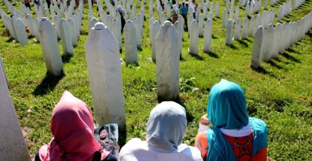 SREBRENİTSA KURBANLARI İÇİN ANMA TÖRENİ