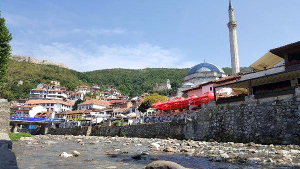 KOSOVA AŞIRI SICAKLARLA KAVRULUYOR