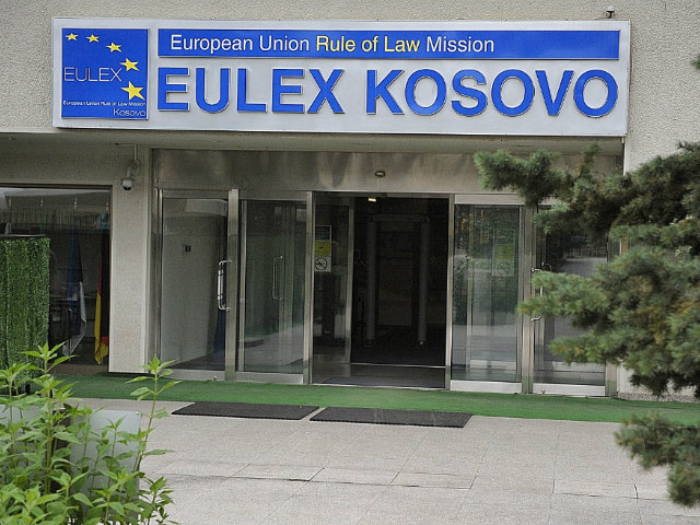 EULEX, DAVALARI KOSOVA ADLİ KURUMLARINA DEVREDİYOR