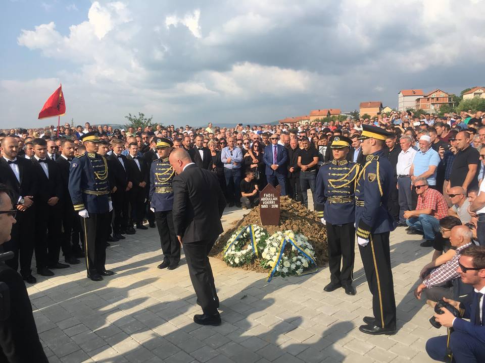 EFSANE FUTBOLCU VOKRRİ DEVLET TÖRENİYLE TOPRAĞA VERİLDİ