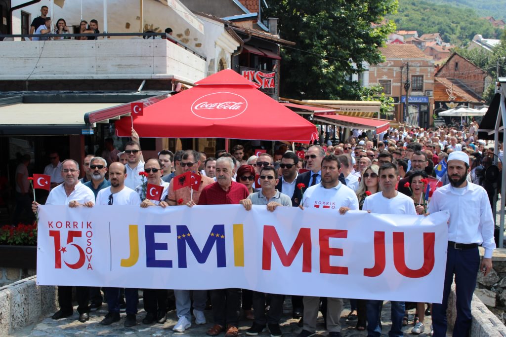 PRİZREN’DE 15 TEMMUZ DEMOKRASİ DAYANIŞMASI YÜRÜYÜŞÜ