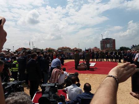 ADEM DEMAÇİ DEVLET TÖRENİYLE TOPRAĞA VERİLDİ