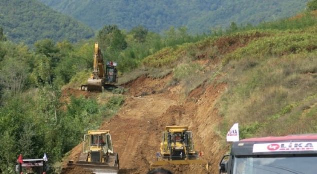 AB, DEÇAN MANASTIRI YOLUNDAKİ ÇALIŞMALARIN DURDURULMASINI TALEP ETTİ