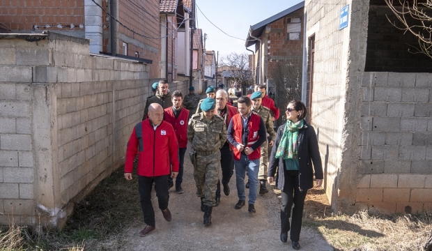 TÜRK KIZILAYINDAN KOSOVALI AİLELERE YARDIM