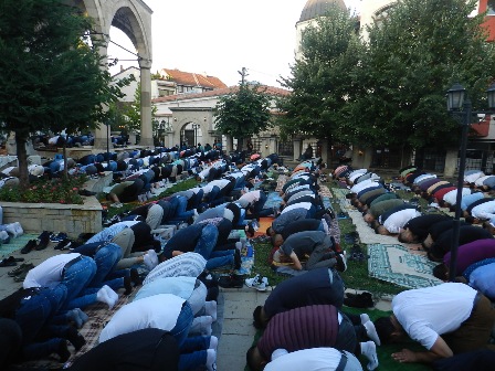 KOSOVA’DA KURBAN BAYRAMI COŞKUSU