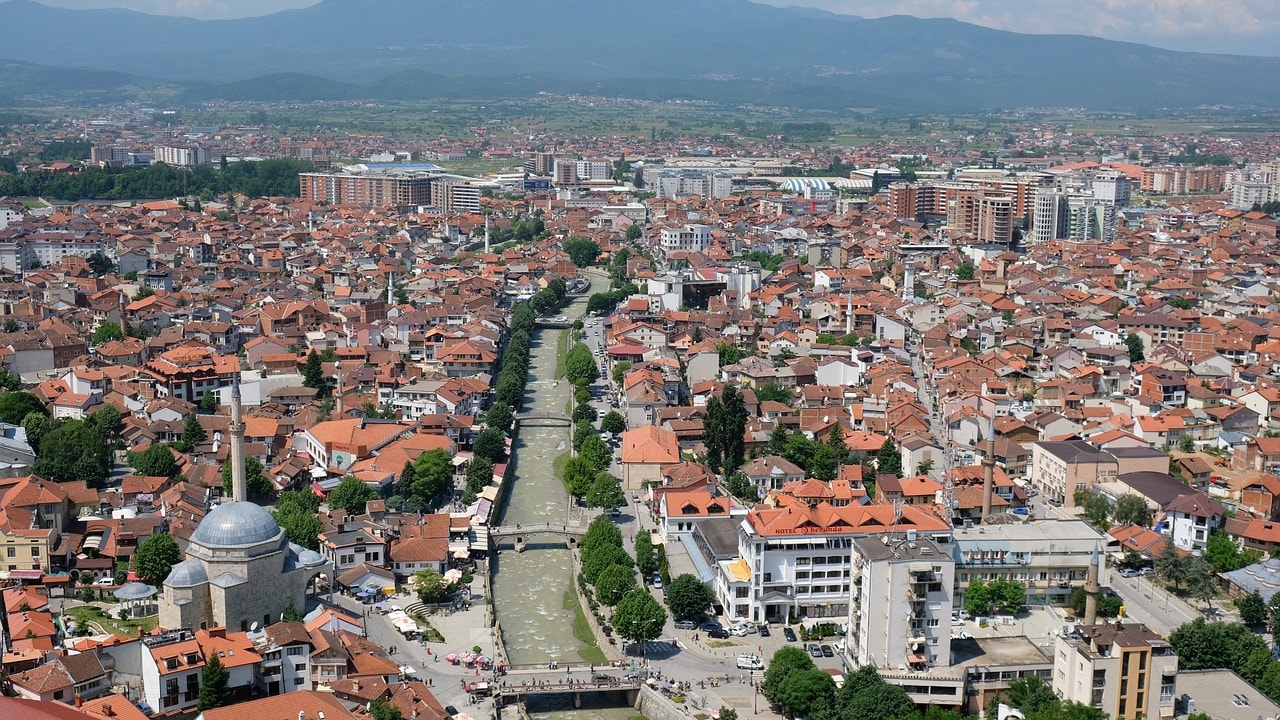 PRİZREN’DE KORONAVİRÜS NEDENİYLE BİR FABRİKA KAPATILDI