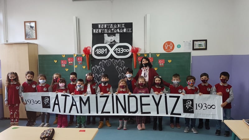 PRİŞTİNELİ TÜRK ÖĞRENCİLER ATATÜRK’Ü ANDI