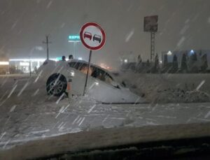 YOĞUN KAR TRAFİĞİ FELÇ ETTİ