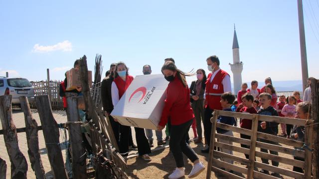 TÜRK KIZILAYDAN KUZEY MAKEDONYA’DAKİ İHTİYAÇ SAHİPLERİNE ANLAMLI YARDIM