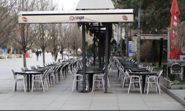 PAZARTESİ AVM’LER, KAFE VE RESTORANLAR AÇILIYOR