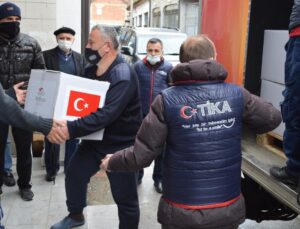 TİKA’DAN KOSOVALI İHTİYAÇ SAHİPLERİNE YARDIM PAKETLERİ