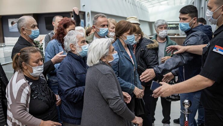 SIRBİSTAN’DA ‘AŞI OLANA İNDİRİM KUPONU’ KAMPANYASI İZDİHAM YARATTI