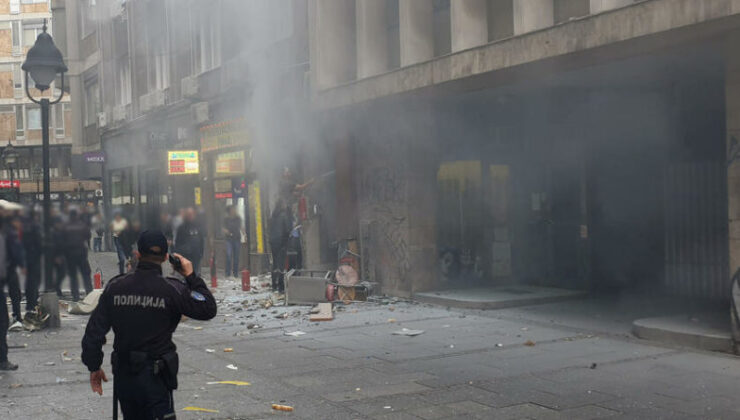 SIRBİSTAN’IN BAŞKENTİ BELGRAD’IN MERKEZİNDEKİ BİR RESTORANDA PATLAMA MEYDANA GELDİ