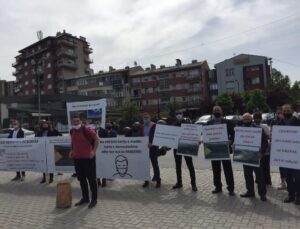 ÇEVRE BAKANLIĞI ÖNÜNDE PROTESTO