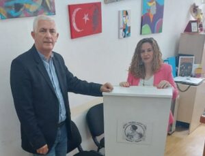 KTGD, ELENA GJİKA İLKÖĞRETİM OKULU’NA KÜRSÜ BAĞIŞINDA BULUNDU