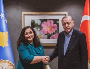 OSMANİ İLE ERDOĞAN, KOSOVA İLE TÜRKİYE ARASINDA İŞBİRLİĞİN DERİNLEŞMESİNİ GÖRÜŞTÜ