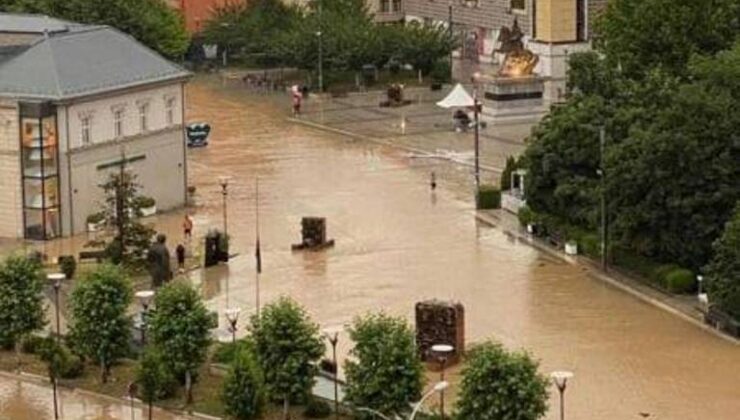 BAŞKENTTE SOKAKLAR GÖLE DÖNDÜ