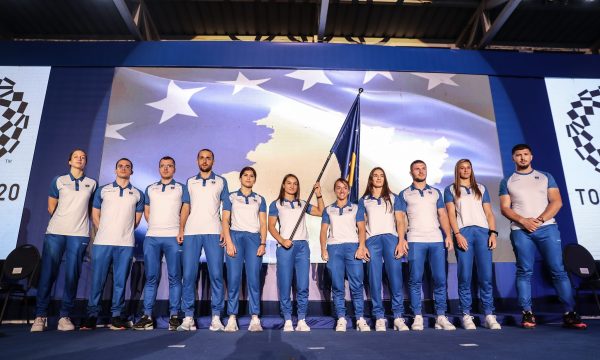 TOKYO 2020 AÇILIŞ TÖRENİNDE KOSOVA BAYRAĞINI MAJLİNDA KELMENDİ İLE AKİL GJAKOVA TAŞIYACAK