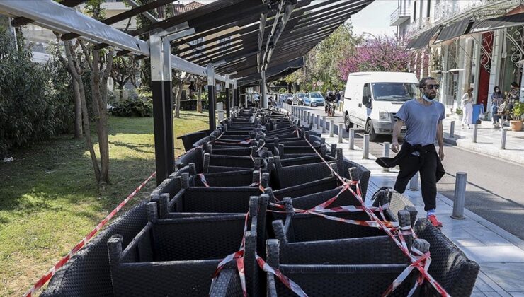 YUNANİSTAN’DA GÜNLÜK KOVİD-19 VAKALARI 10 KAT ARTINCA HÜKÜMET SERT TEDBİRLERE YÖNELDİ