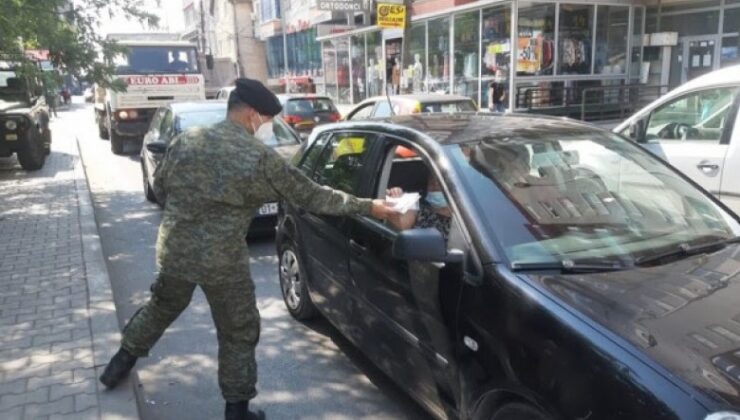 FSK  VATANDAŞLARA MASKE DAĞITTI