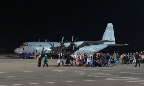 YAKLAŞIK BİN AFGAN KOSOVA’YA SIĞINDI