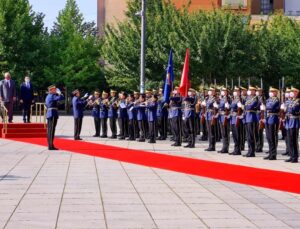 EDİ RAMA’YA RESMİ KARŞILAMA TÖRENİ