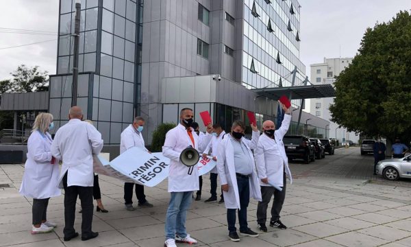 SAĞLIK ÇALIŞANLARI PAZARTESİ PROTESTO EYLEMİ DÜZENLEYECEK