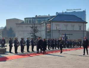 HIRVATİSTAN CUMHURBAŞKANI MİLANOVİÇ KOSOVA’DA