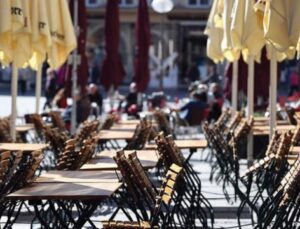 GASTRONOMİ ÇALIŞANLARI PROTESTO GÖSTERİSİNE HAZIRLANIYOR