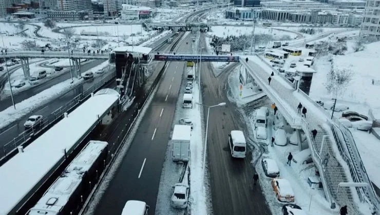 İSTANBUL’DA TÜM YOLLAR AÇILDI